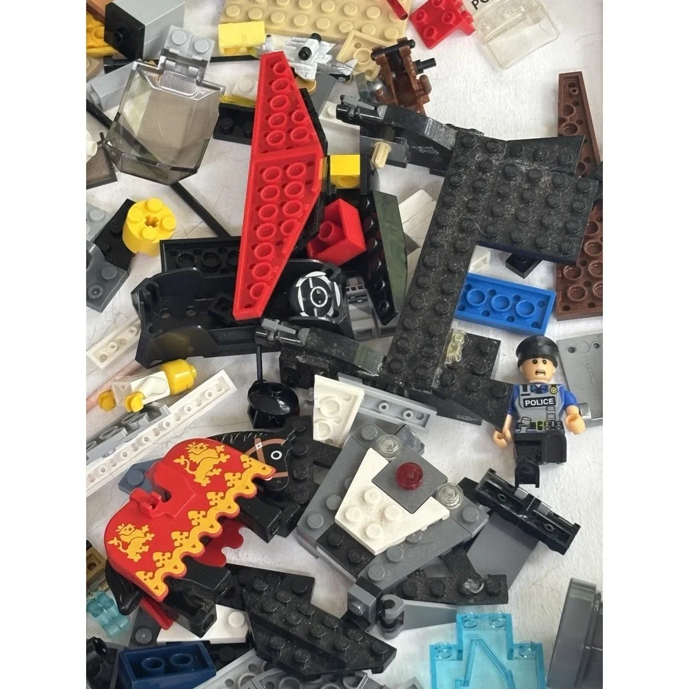 Lego Minifigure Accessories Lot  Random Pieces About 1# Assorted